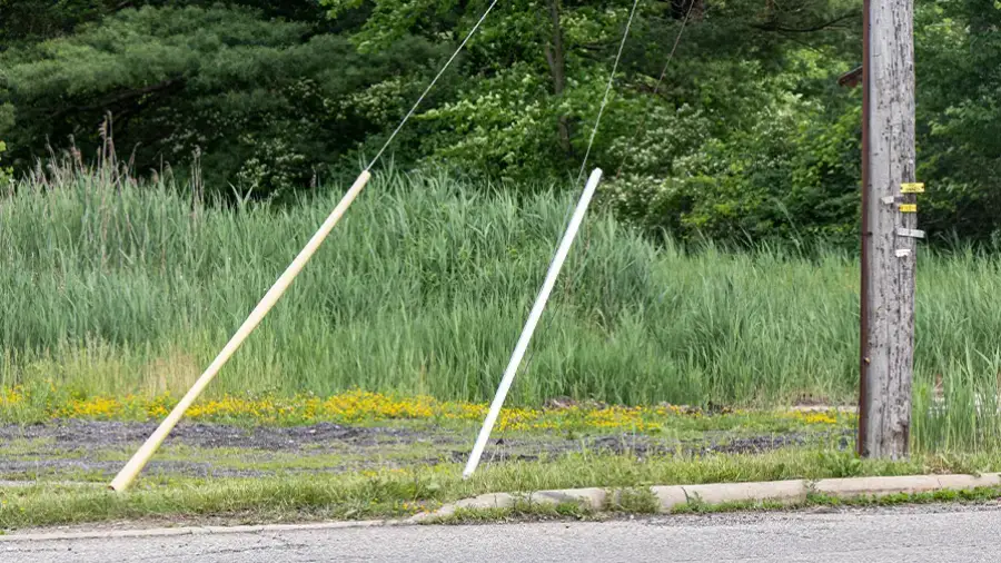 Five-Minute Meeting: Telephone and Communication Lines